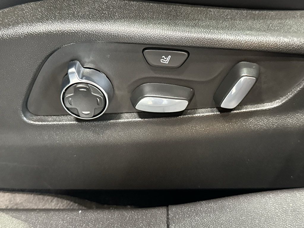 Used 2024 Cadillac XT4 Sport AWD/4WD image 15