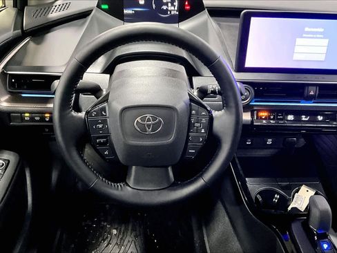 Used 2023 Toyota Prius Limited image 5