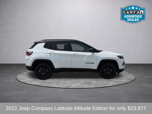 Used 2022 Jeep Compass Latitude w/ Sun and Sound Group AWD/4WD image 2
