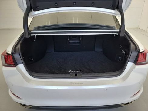Used 2021 Lexus ES 350 Ultra Luxury w/ Accessory Package 2 FWD image 10