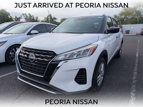 Used 2023 Nissan Kicks S image 1