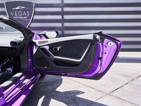 Used 2024 Lamborghini Huracan EVO image 29