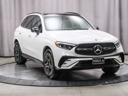Certified 2025 Mercedes-Benz GLC 300 image 5