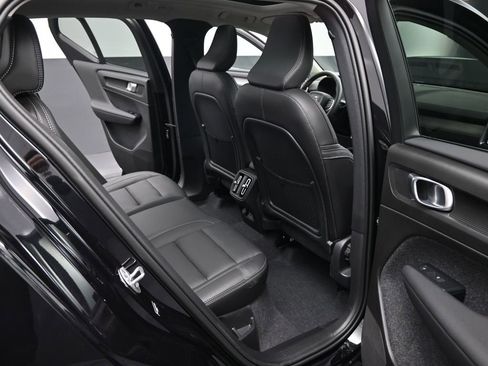 Certified 2025 Volvo XC40 B5 Core w/ Protection Package Premier image 16