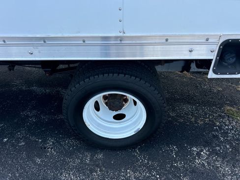 Certified 2021 Ford E-350 and Econoline 350 Super Duty w/ Power Windows & Locks Group RWD image 23
