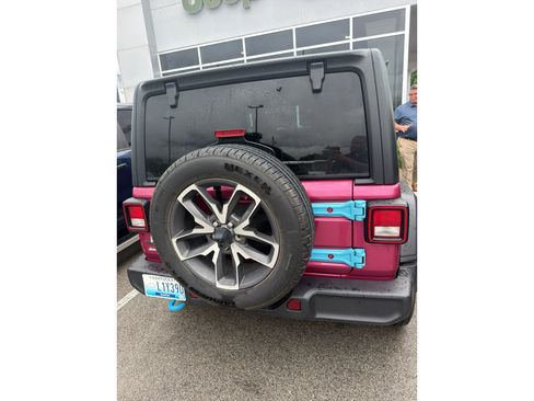 Used 2024 Jeep Wrangler Unlimited AWD/4WD image 4