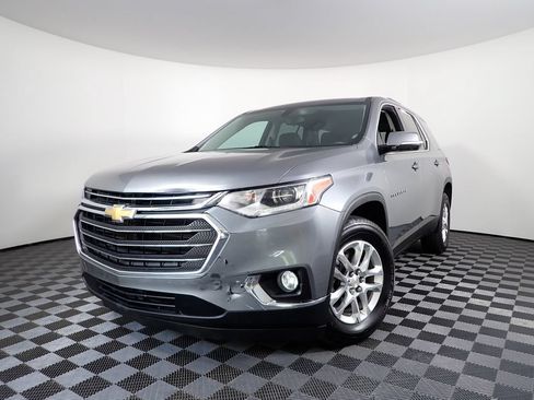 Used 2018 Chevrolet Traverse LT FWD image 2
