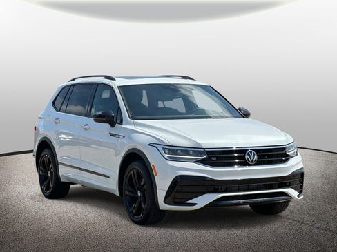 Used 2023 Volkswagen Tiguan SE R-Line image 7