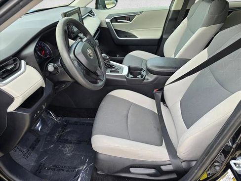 Used 2019 Toyota RAV4 XLE FWD image 14