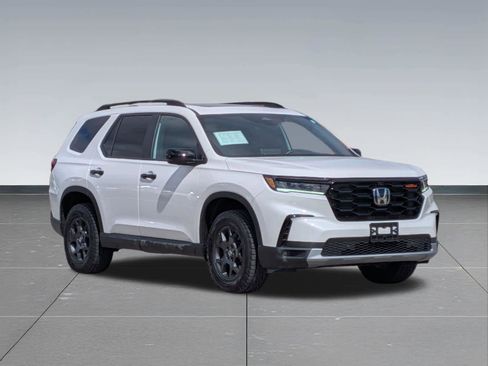 Certified 2023 Honda Pilot TrailSport image 8
