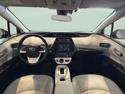 Used 2017 Toyota Prius Three image 10