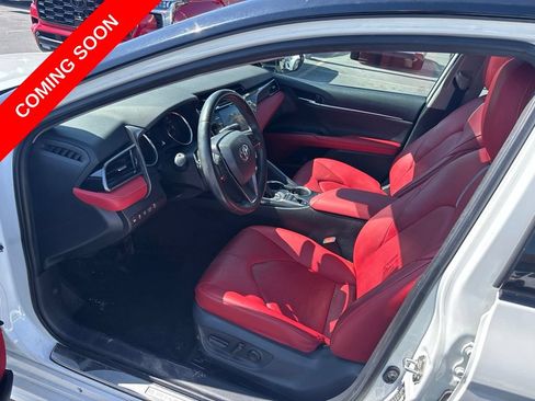 Used 2019 Toyota Camry XSE FWD image 4