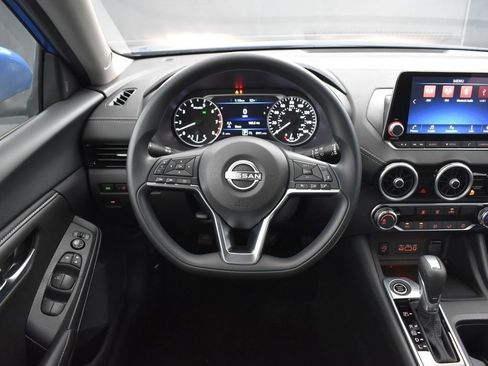Used 2025 Nissan Sentra SV image 13