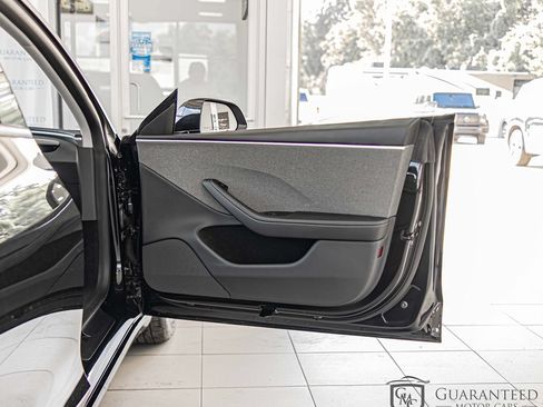 Used 2025 Tesla Model 3 Long Range RWD image 37
