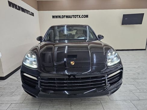 Used 2020 Porsche Cayenne image 3