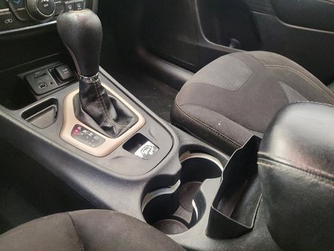 Used 2016 Jeep Cherokee Latitude image 26