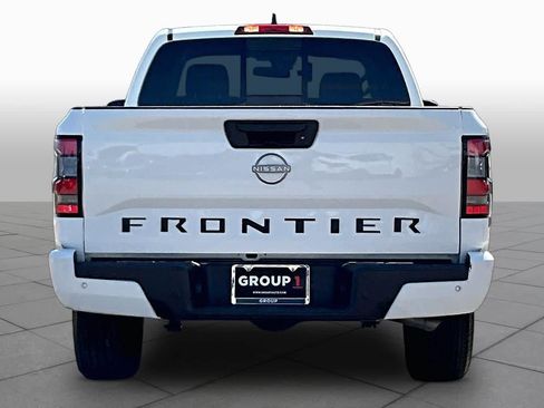 Certified 2025 Nissan Frontier SV RWD image 9