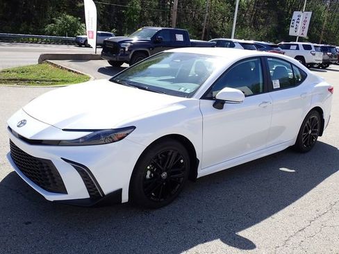 New 2026 Toyota Camry SE FWD image 8