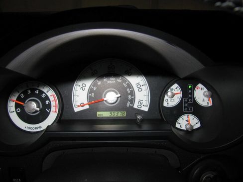 Used 2012 Toyota FJ Cruiser 4WD image 15