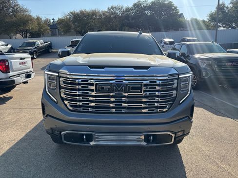 Used 2025 GMC Sierra 1500 Denali w/ Technology Package image 2