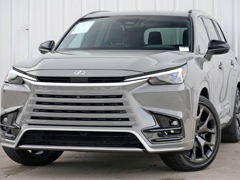 Used 2024 Lexus TX 500h AWD w/ Technology Package image 3