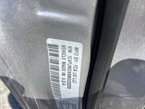 Certified 2021 Jeep Cherokee Limited image 17