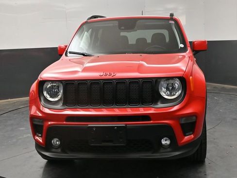 Used 2022 Jeep Renegade Latitude w/ Sun/Sound Group AWD/4WD image 3