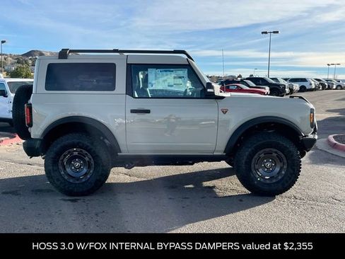 New 2025 Ford Bronco Badlands image 7