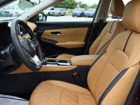 Used 2025 Nissan Sentra SV w/ SV Premium Package FWD image 13
