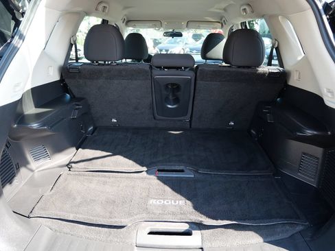 Used 2018 Nissan Rogue S AWD/4WD image 31