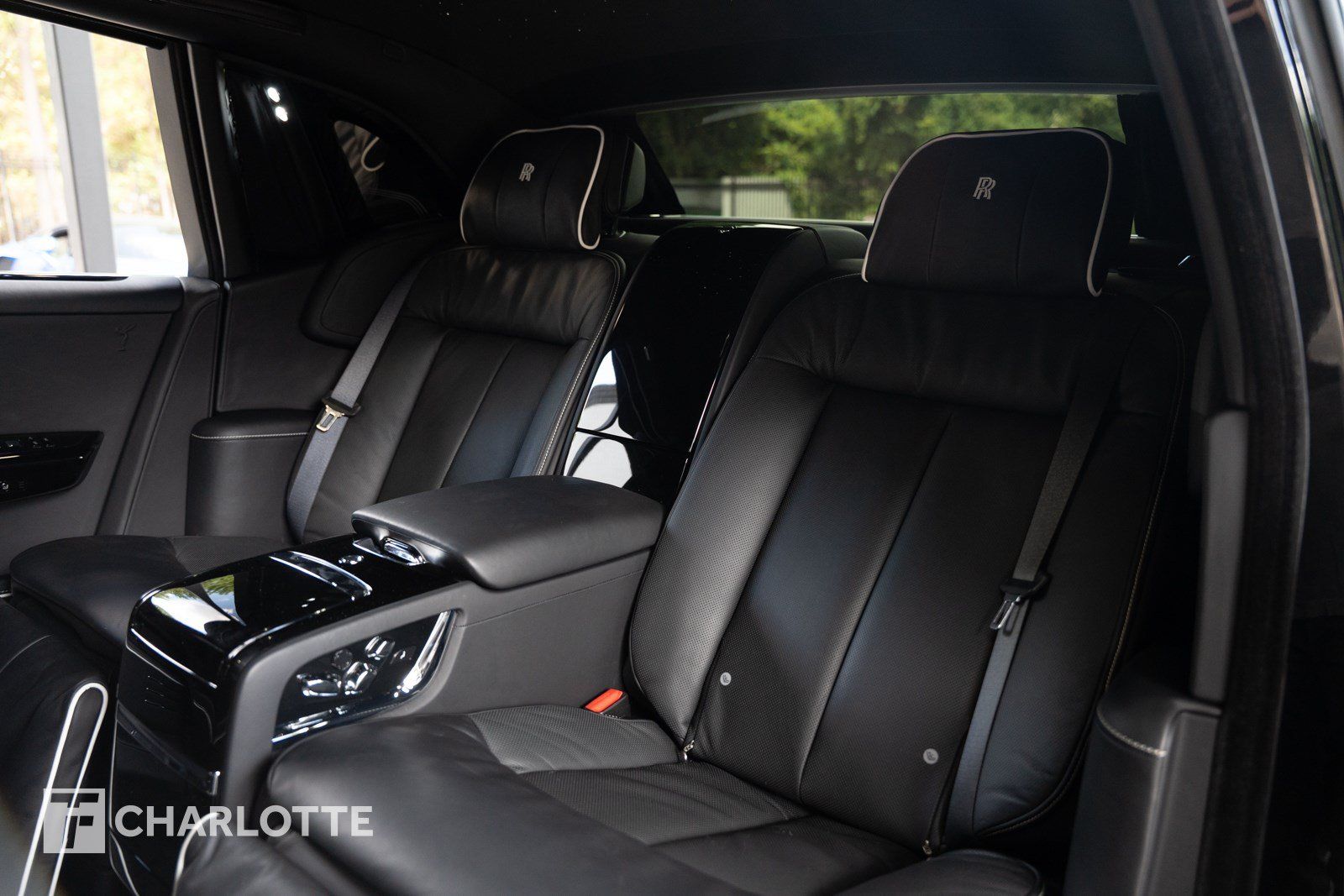 Used 2023 Rolls-Royce Phantom Extended Wheelbase RWD image 36
