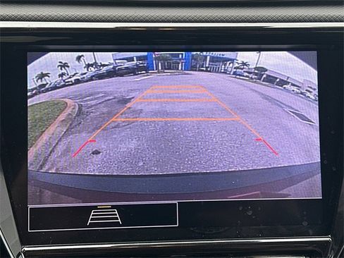 Used 2021 Chevrolet Colorado LT w/ Safety Package image 28