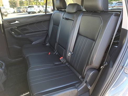 Certified 2023 Volkswagen Tiguan SE image 15