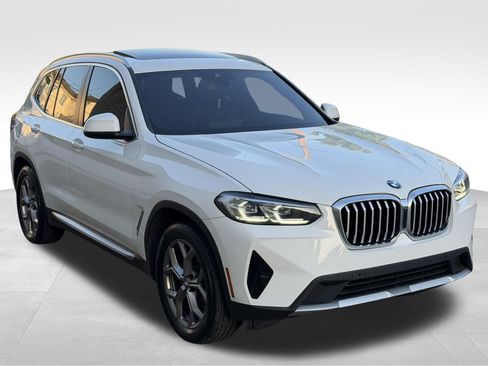 Used 2022 BMW X3 xDrive30i w/ Convenience Package AWD/4WD image 3