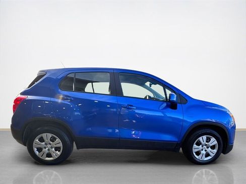 Used 2016 Chevrolet Trax LS image 2