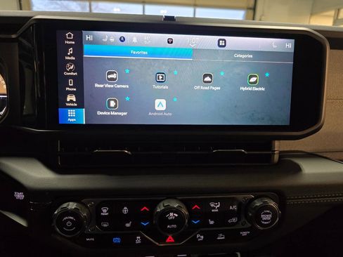 Used 2025 Jeep Wrangler Sahara w/ Safety Group image 32