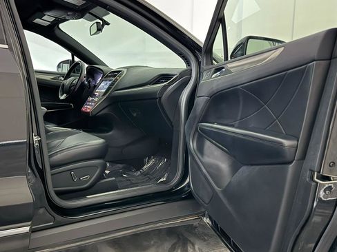 Used 2017 Lincoln MKC Premiere FWD image 24
