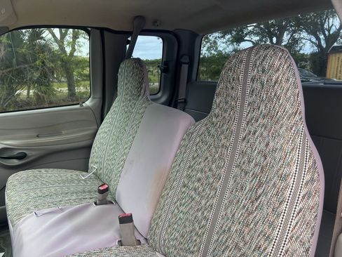 Used 1997 Ford F150 XLT image 10