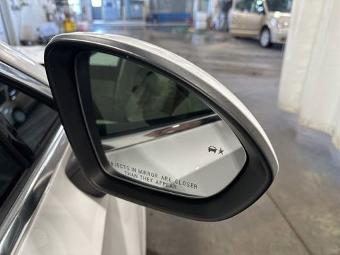 Used 2022 Buick Envision Avenir w/ Technology Package II image 41