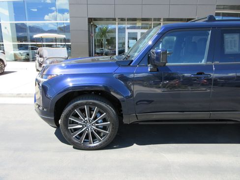 Used 2026 Lexus GX 550 w/ Cold Area Package AWD/4WD image 2