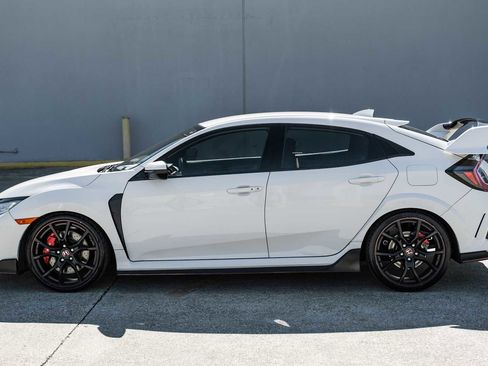 Used 2017 Honda Civic Type R image 11