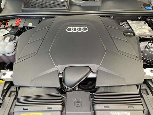 Certified 2025 Audi Q8 Prestige AWD/4WD image 24