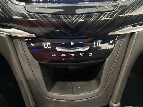 Certified 2024 Cadillac XT6 Premium Luxury AWD/4WD image 16