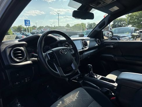 Used 2023 Toyota Tacoma TRD Off-Road w/ Technology Package AWD/4WD image 16