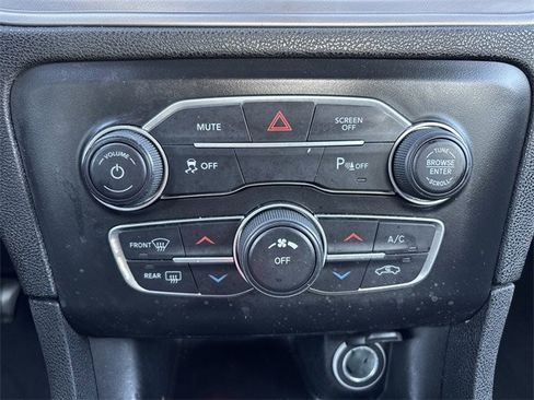 Used 2023 Dodge Charger SXT image 32