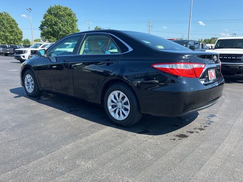 Used 2015 Toyota Camry LE FWD image 4
