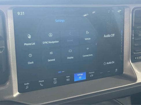 Used 2025 Ford Bronco Outer Banks AWD/4WD image 25