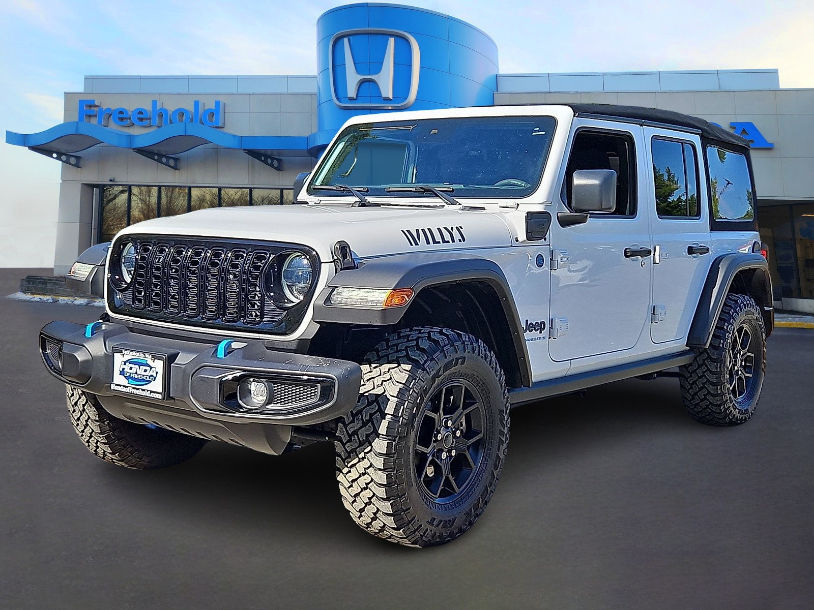 Used 2024 Jeep Wrangler Unlimited AWD/4WD image 3