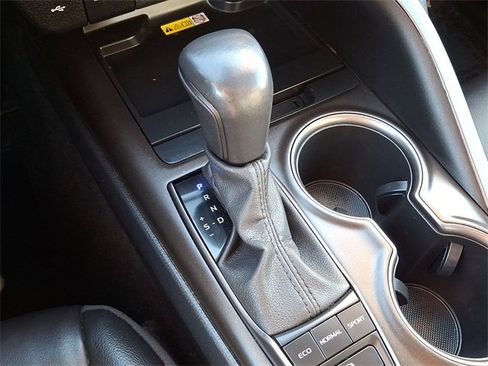 Used 2023 Toyota Camry XSE image 13