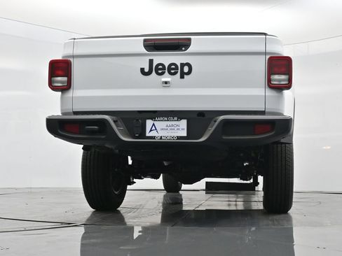 New 2025 Jeep Gladiator Sport image 43